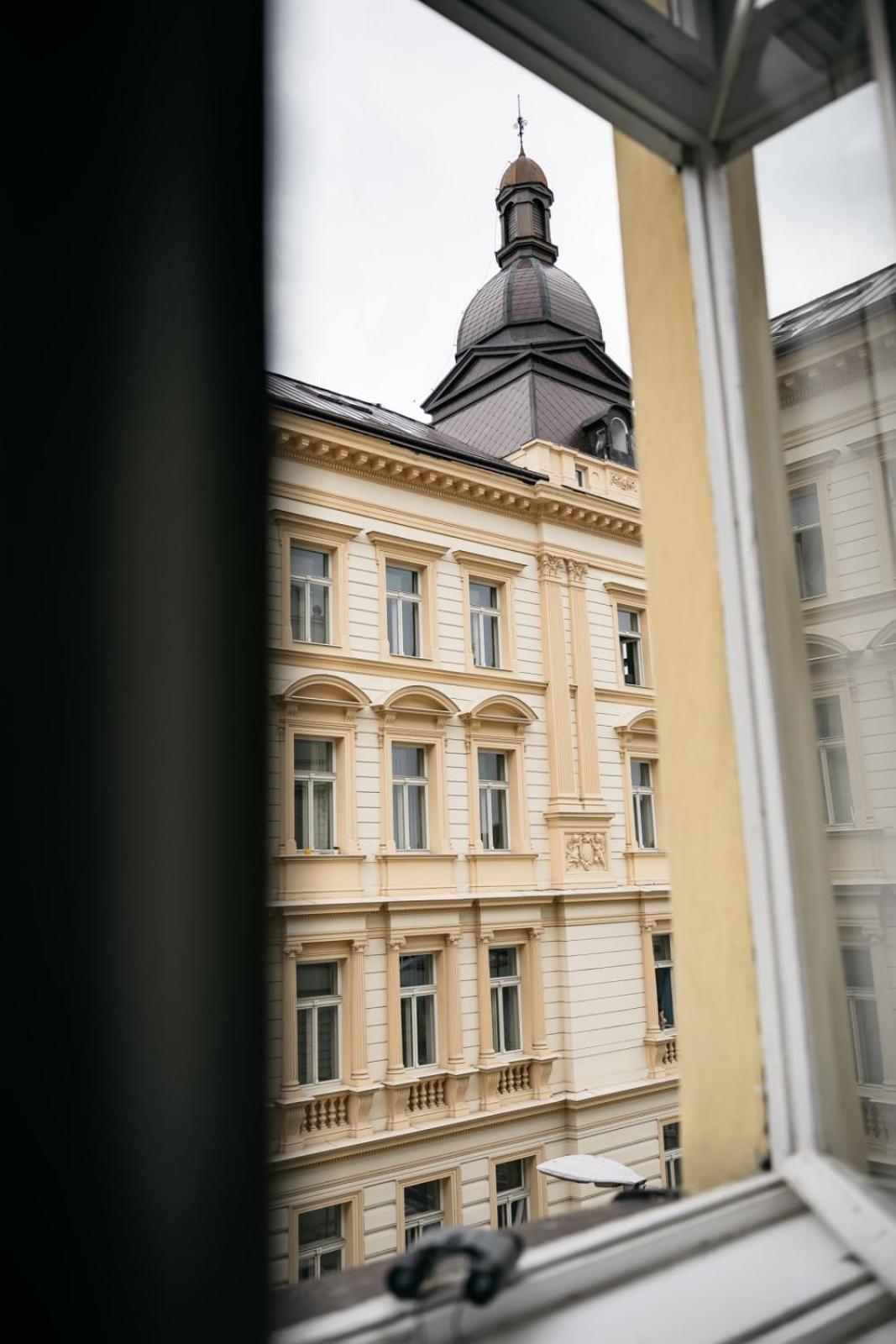Appartement Comfortable And Cosy A Few Steps From Dancing House And Naplavka Dance Praag